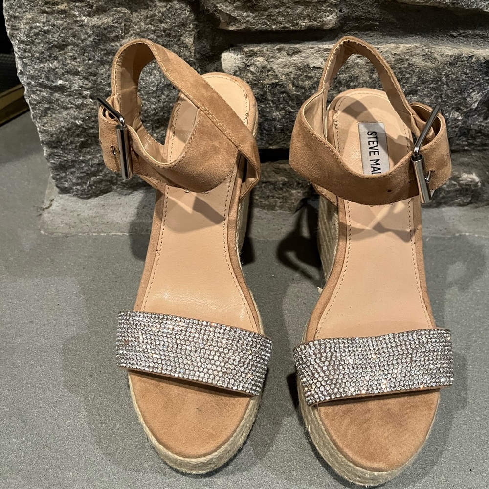 Women’s Wedge Sandals Steve Madden Santorinir Size 6M Bling Front strap Tan